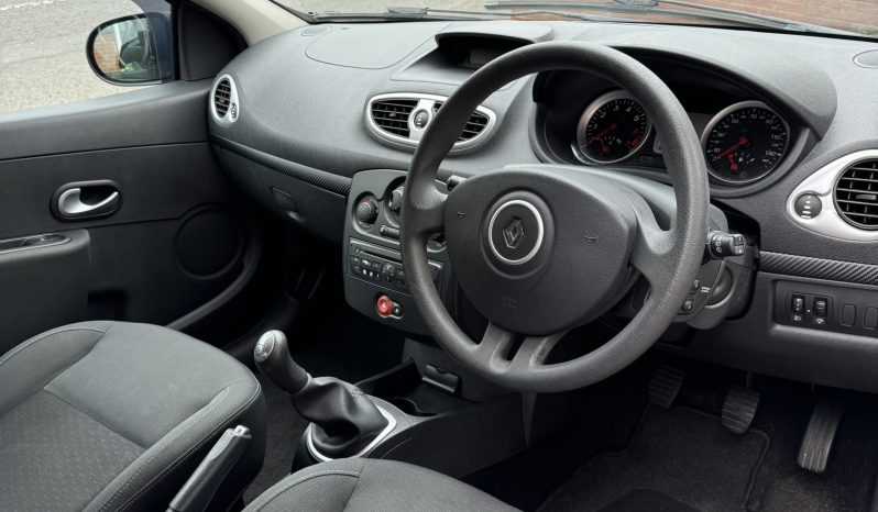 2010 Renault Clio full