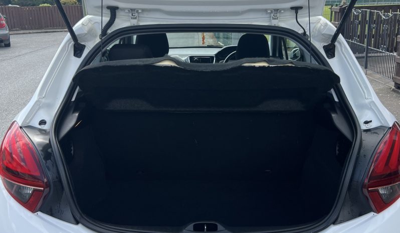 2016 Peugeot 208 full