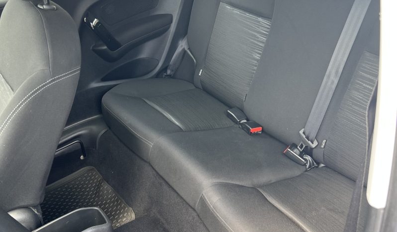 2016 Peugeot 208 full